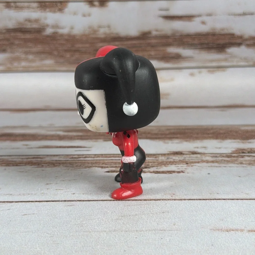 Funko Pop! DC Universe Harley Quinn #34 Loose Vinyl Figure Scuffed Used